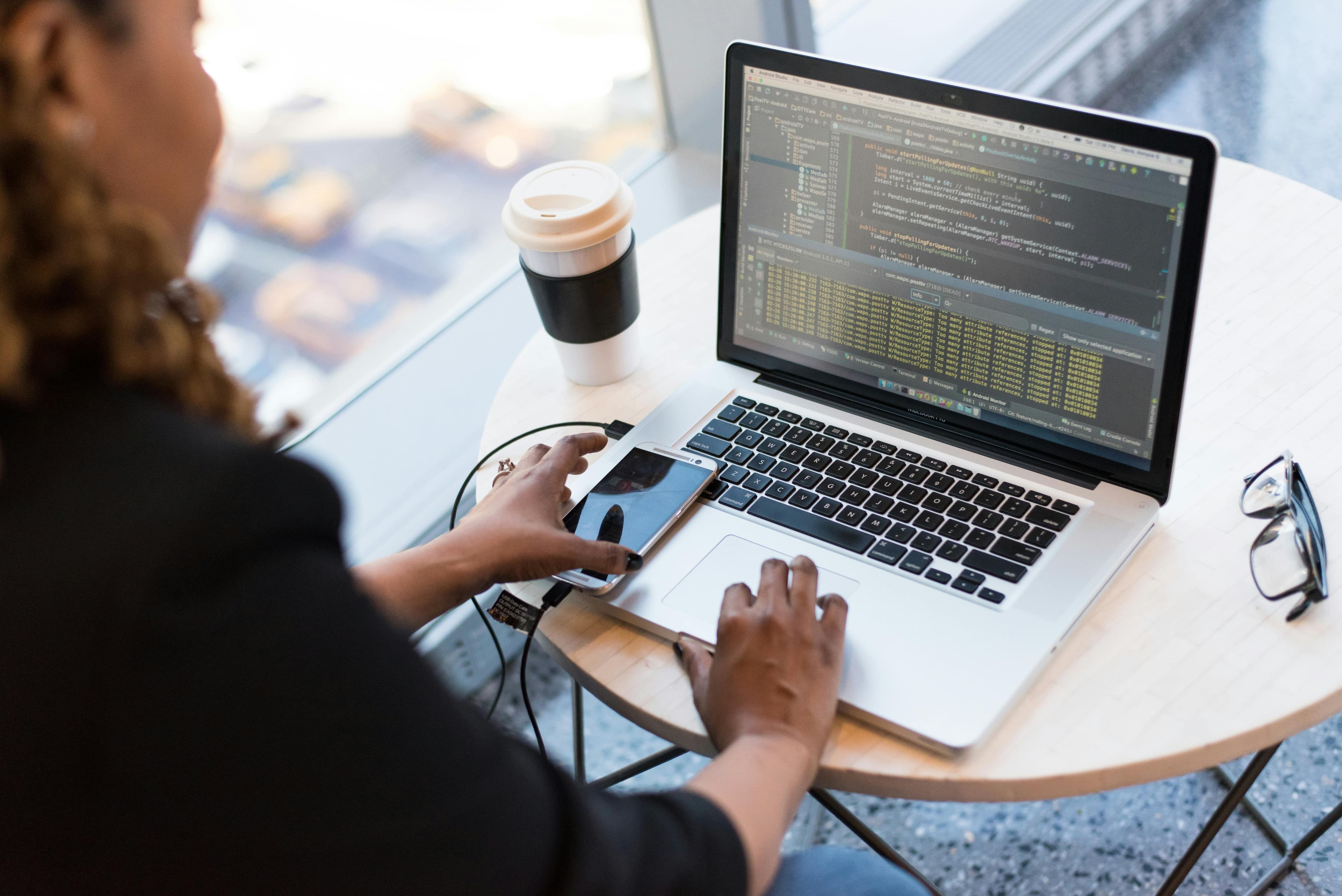 Top 5 Features Every Custom Algo Trading Dashboard Needs